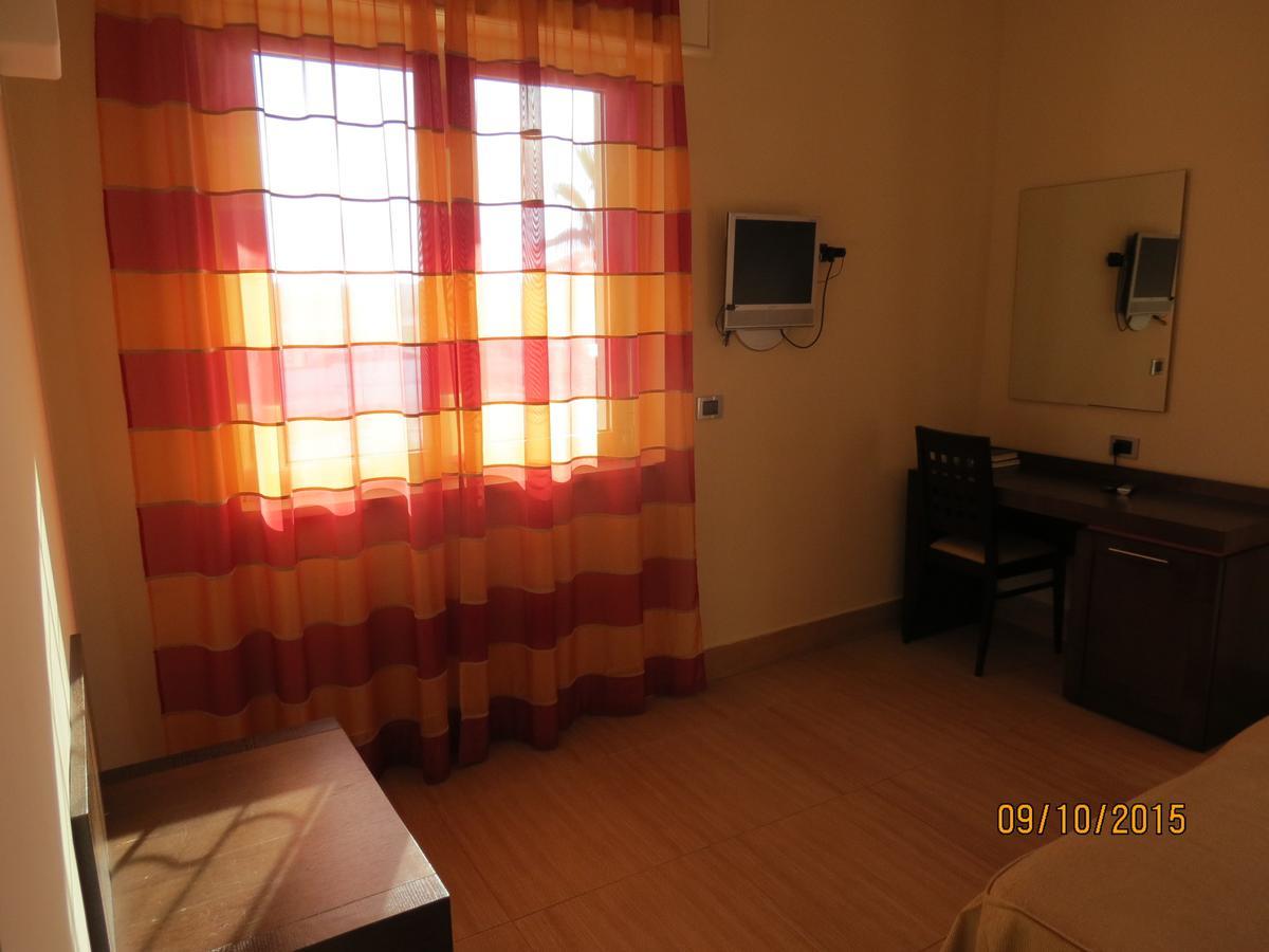 Costa Azzurra Hotel Pulsano Luaran gambar