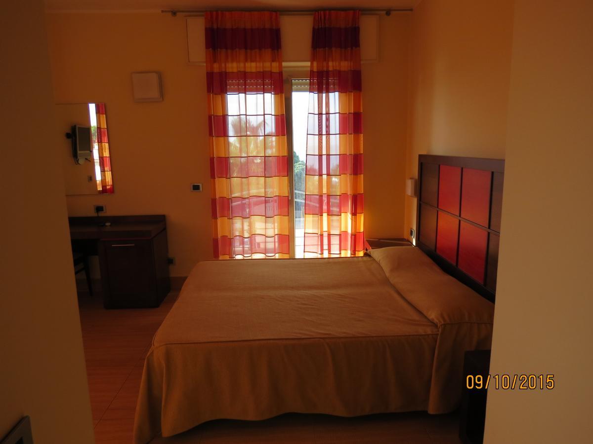 Costa Azzurra Hotel Pulsano Luaran gambar